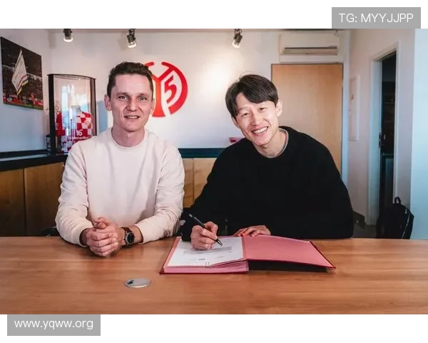 美因茨战汉堡李在城领衔首发阵